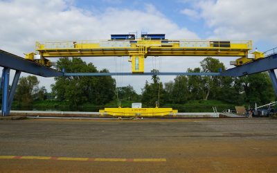 Fabryki zajmujące się wytwarzaniem maszyn posiadają w ofercie standardowe modele