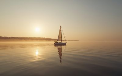 Jak kompleksowo przygotować się do samodzielnych rejsów i bezpiecznego pływania